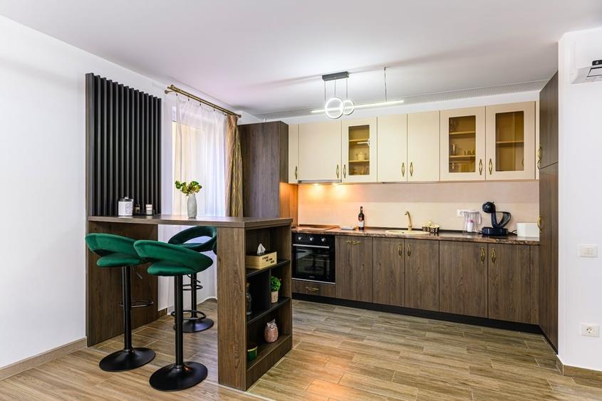 Apartament cu 3 camere decomandat în Central