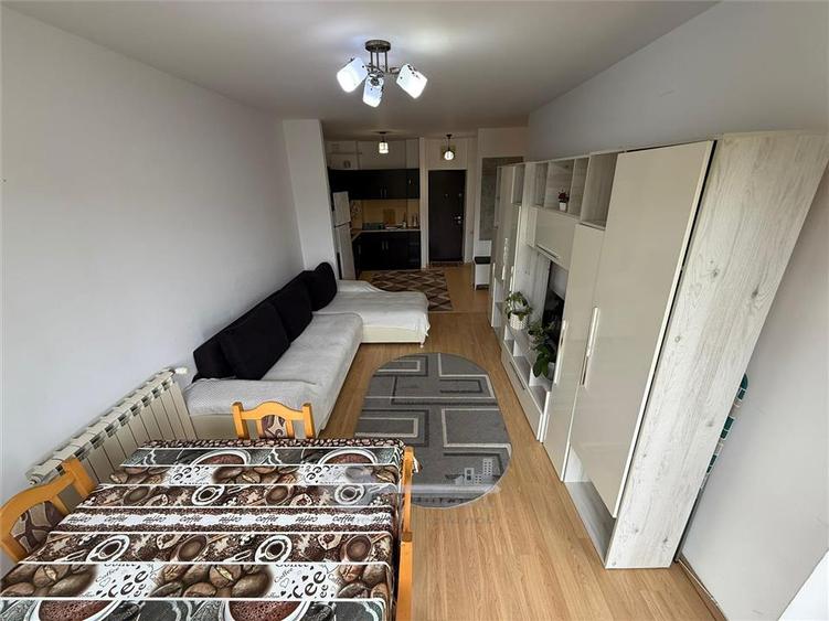 Apartament cu 2 camere semidecomandat în Tătărași