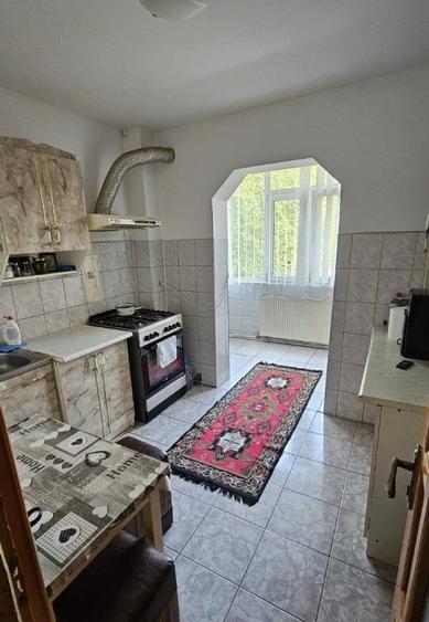 Apartament cu 3 camere decomandat în Obcini