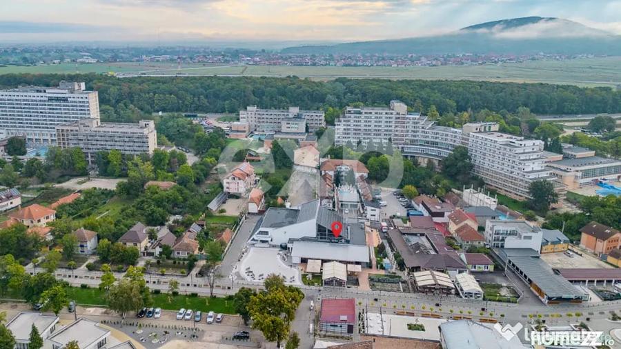 Spațiu comercial, de 530 mp, în Sânmartin
