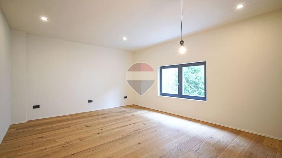 Apartament cu 3 camere decomandat în Centrul Istoric