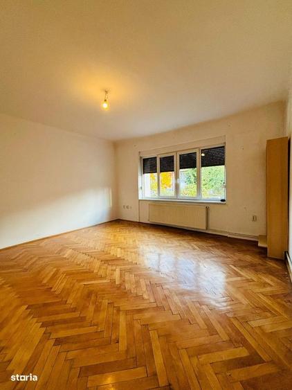 Apartament cu 3 camere în Andrei Mureșanu