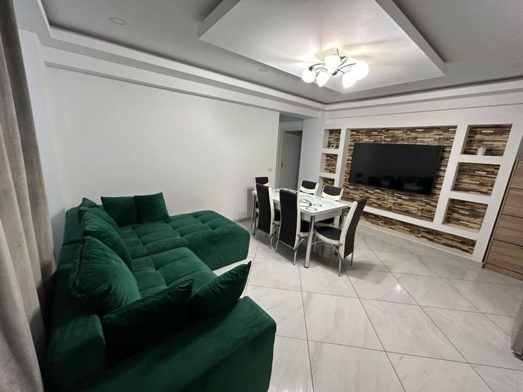 Apartament cu 3 camere decomandat în Vișan