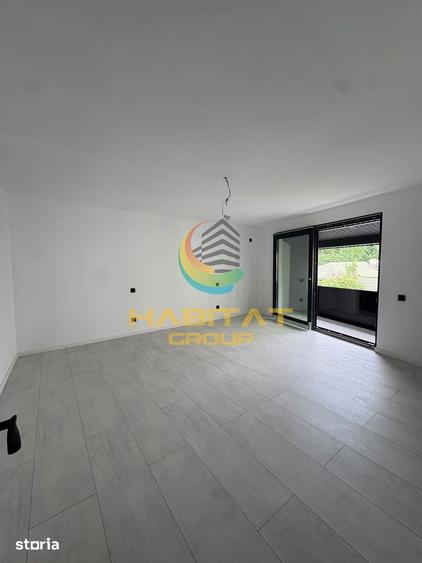 Casă cu 5 camere cu Teren 175 Mp în Văcăresti