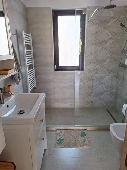 Apartament cu 2 camere decomandat în Titan