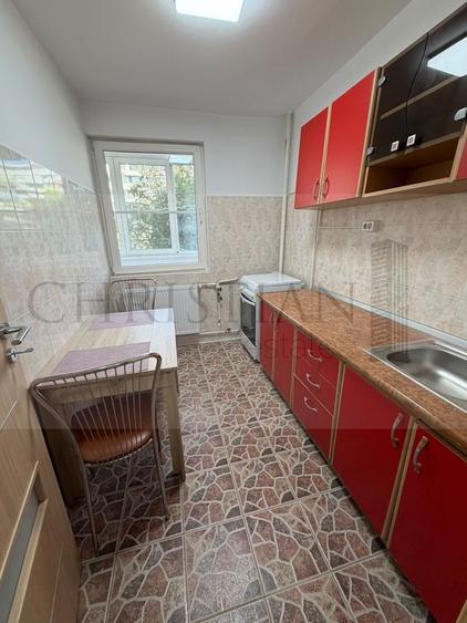 Apartament cu 2 camere semidecomandat, mobilat în Domenii