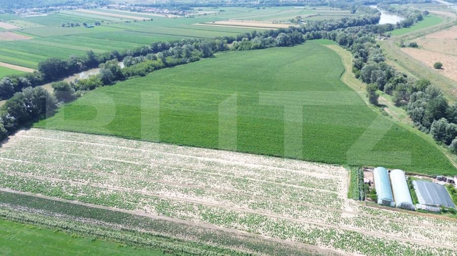 Teren agricol extravilan de 14068 mp, în Periferie