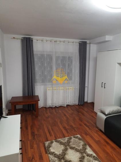 Garsonieră decomandată în Central