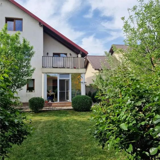 Casă cu 5 camere cu Teren 333 Mp în Central