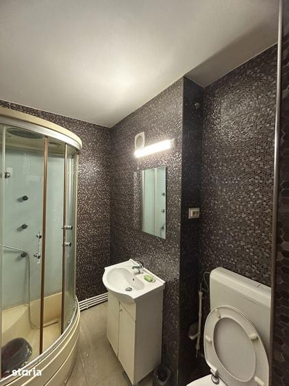 Apartament cu 3 camere decomandat în Calea București
