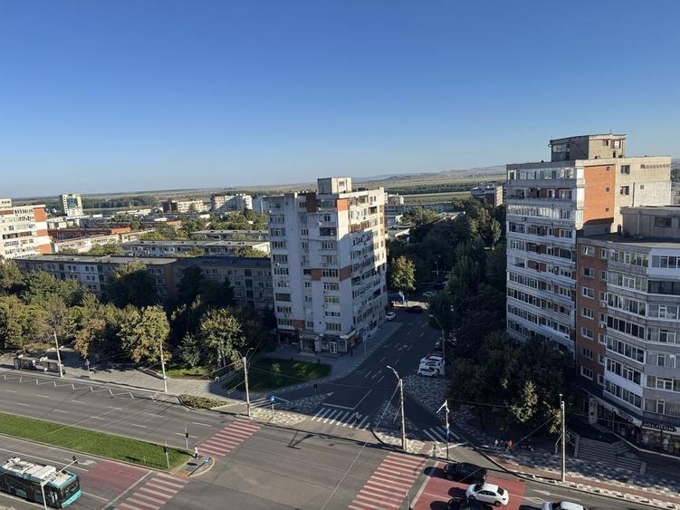 Apartament cu 2 camere decomandat în Faleză