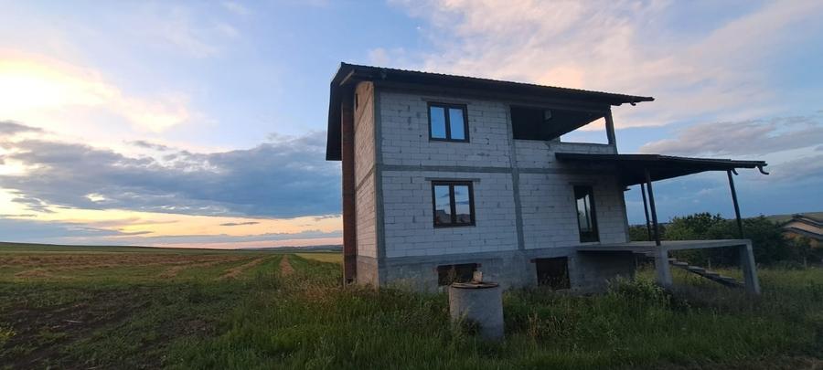 Casă individuală cu 5 camere cu Teren 4360 Mp în Bosanci