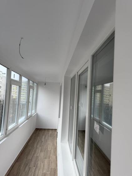 Apartament cu 3 camere semidecomandat în Vatra Luminoasă