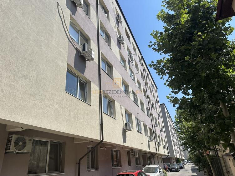 Apartament cu 2 camere semidecomandat, mobilat în Est