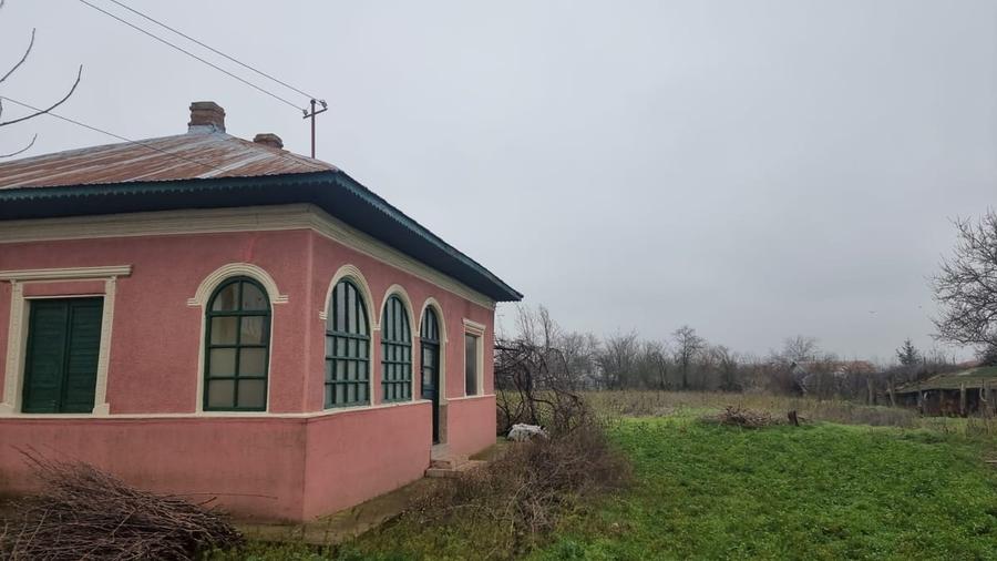 Casă cu 4 camere cu Teren 750 Mp în Central