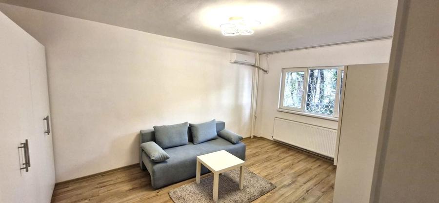 Apartament cu 3 camere decomandat, mobilat în Rahova