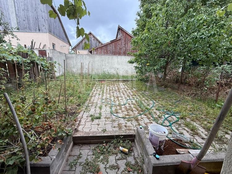 Casă individuală cu 7 camere cu Canalizare în Gruia