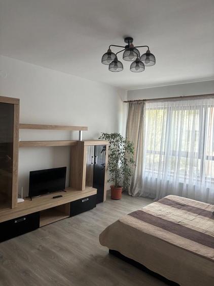 Garsonieră decomandată în Central
