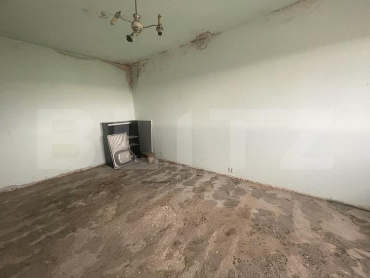 Apartament cu 3 camere decomandat în Sud