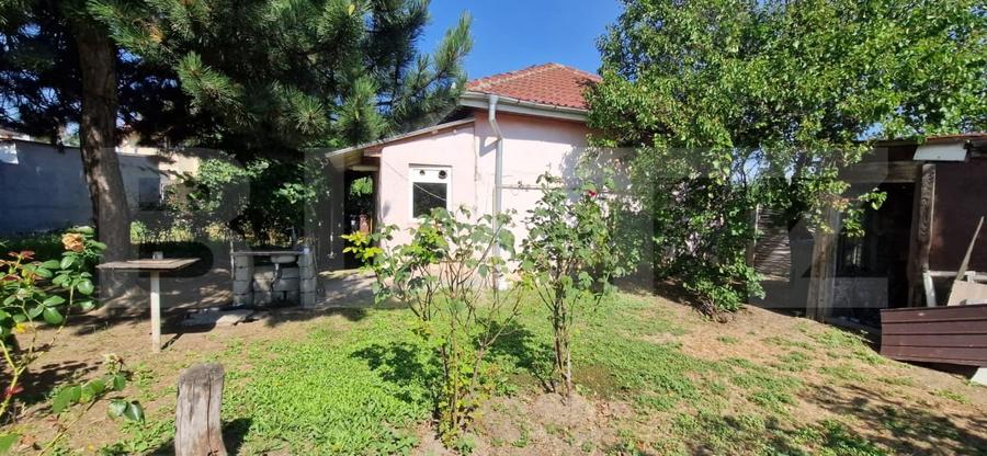 Casă individuală cu 3 camere cu Canalizare în Bariera Vâlcii