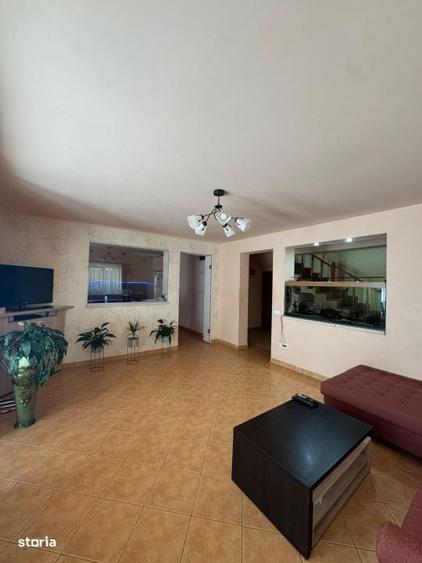 Casă cu 4 camere în Bună Ziua