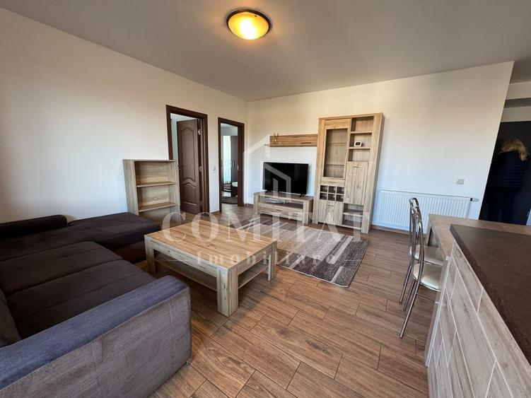 Apartament cu 3 camere semidecomandat, mobilat în Gheorgheni