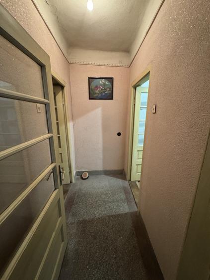 Casă individuală cu 6 camere cu Teren 400 Mp în Traian