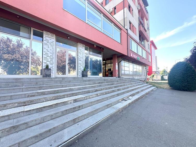 Apartament cu 2 camere semidecomandat, mobilat în Soarelui