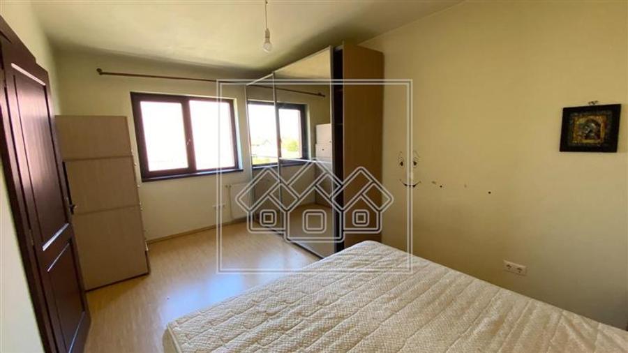 Apartament cu 3 camere decomandat în Calea Dumbrăvii