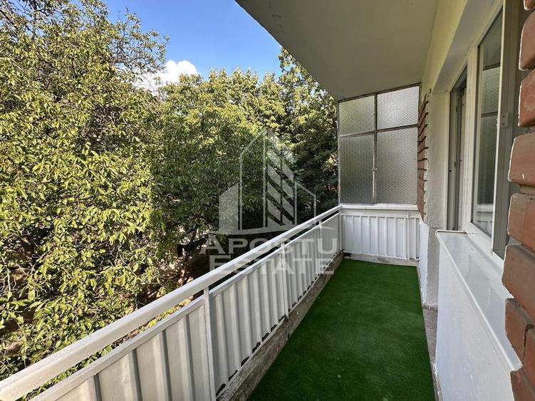 Apartament cu 3 camere decomandat în Complex Studențesc