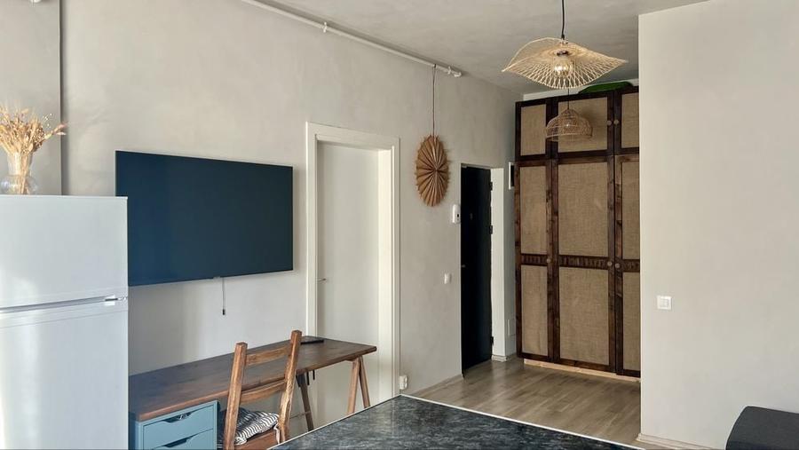 Apartament cu 2 camere semidecomandat în Roșu