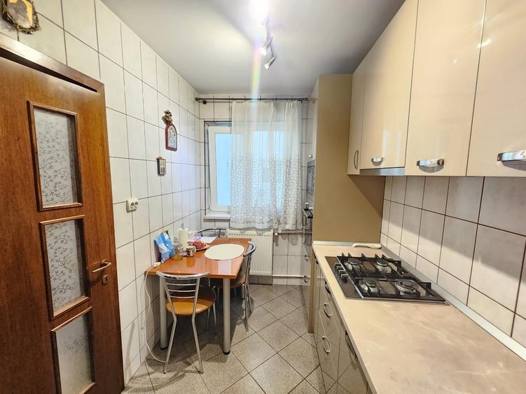 Apartament cu 3 camere decomandat în Brâncoveanu