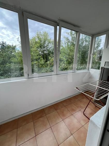 Apartament cu 3 camere decomandat, mobilat în Central