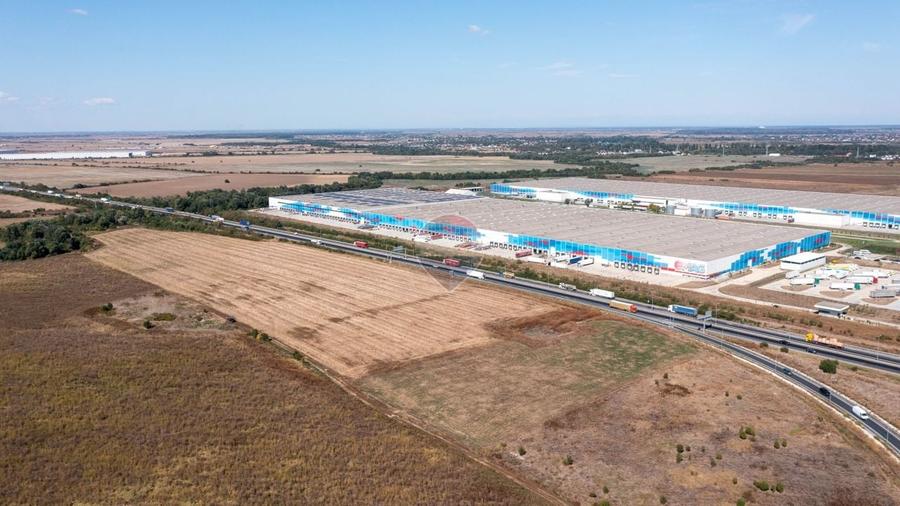 Teren agricol intravilan de 10000 mp, în Bâcu