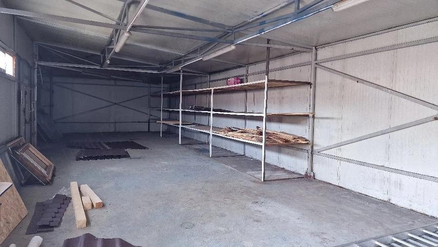 Spațiu comercial, de 283 mp, în Petros