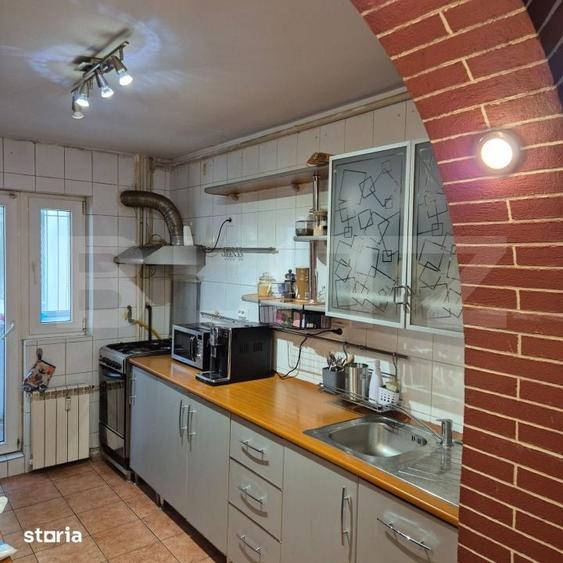 Apartament cu 4 camere decomandat în Pantelimon