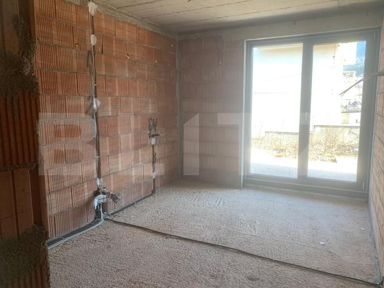 Casă individuală cu 5 camere cu Teren 646 Mp în Bran