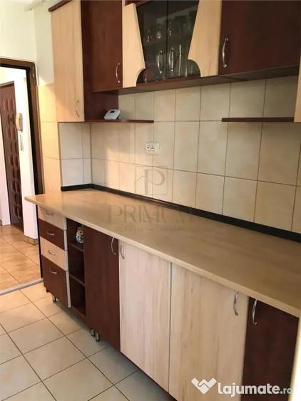 Apartament cu 3 camere decomandat în Lunei