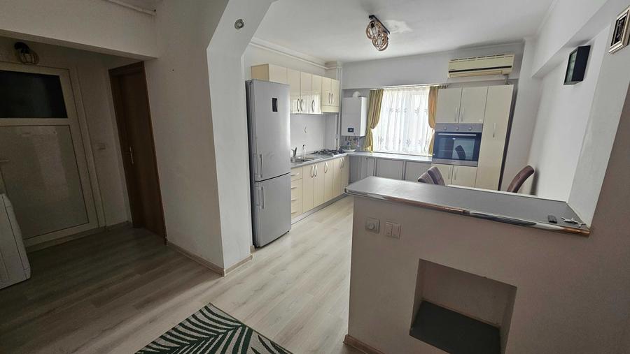 Apartament cu 2 camere decomandat în Eremia