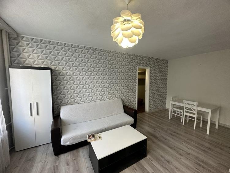 Apartament cu 2 camere semidecomandat, mobilat în Calea Victoriei