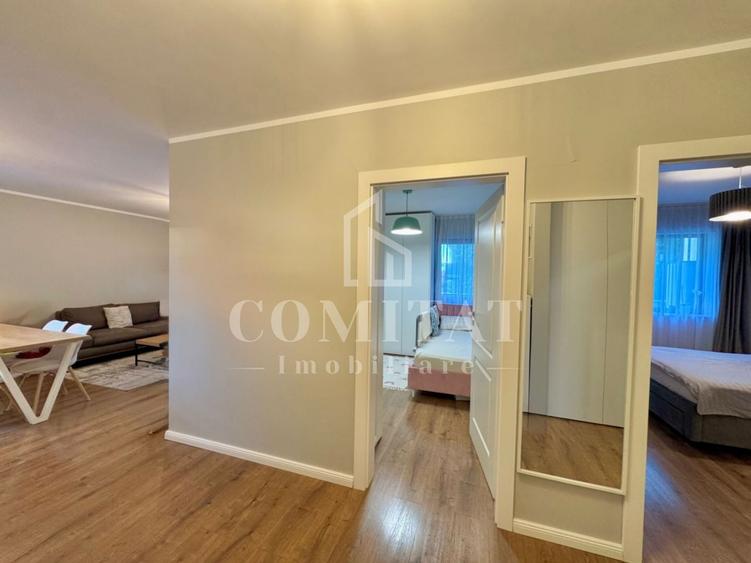 Apartament cu 3 camere semidecomandat, mobilat în Europa