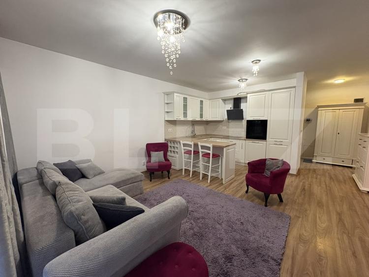 Apartament cu 2 camere semidecomandat, mobilat în Bună Ziua