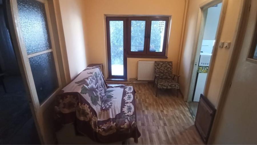 Apartament cu 2 camere semidecomandat în Intim