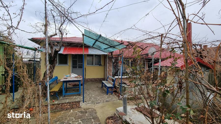 Casa modernizata, baie, centrala, 5593mp teren - Merei Ograzi - 1