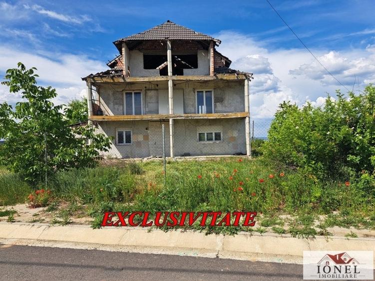 Casă individuală cu 5 camere cu Teren 707 Mp în Teiuș