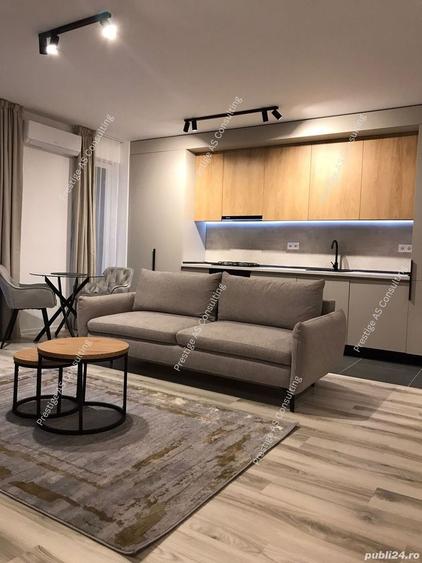 Apartament cu 3 camere semidecomandat, mobilat în Lipovei