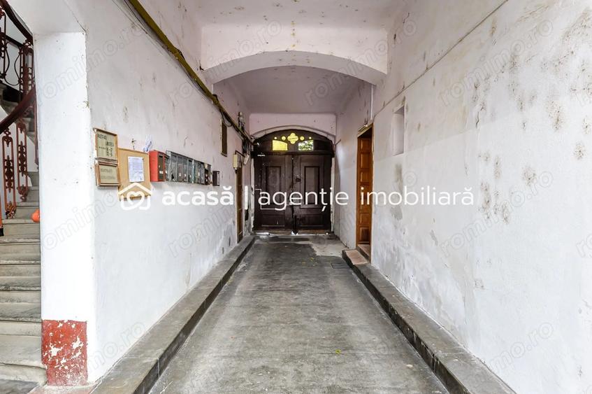 Apartament cu 2 camere semidecomandat, mobilat în Central