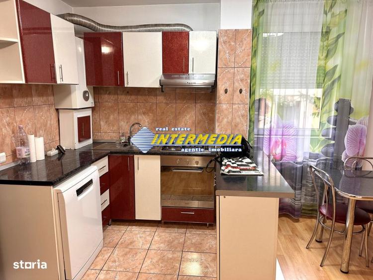 Apartament cu 3 camere, mobilat în Cetate — fotografia 1