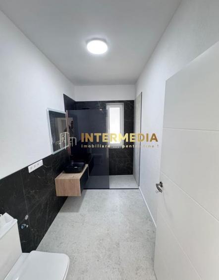 Casă individuală cu 4 camere cu Canalizare în Cetate