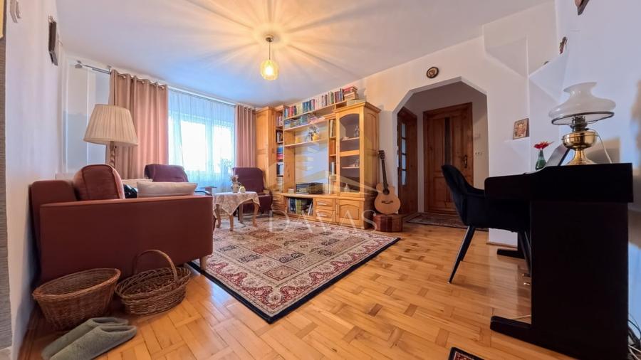 Apartament cu 4 camere decomandat, mobilat în Mănăștur